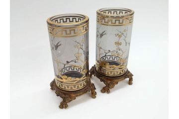 稀少　フランス　1880年〜1900年頃　オールドバカラ　Baccarat　ジャポニズム　花鳥文　金彩　台座付き　細やかな意匠が施されたエレガントな雰囲気溢れる花瓶2個セット(フルレッドクリスタルガラス、筒型、花器、花入れ、箱付き)(R-074575)