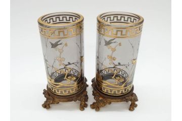 稀少　フランス　1880年〜1900年頃　オールドバカラ　Baccarat　ジャポニズム　花鳥文　金彩　台座付き　細やかな意匠が施されたエレガントな雰囲気溢れる花瓶2個セット(フルレッドクリスタルガラス、筒型、花器、花入れ、箱付き)(R-074575)