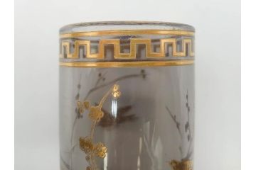 稀少　フランス　1880年〜1900年頃　オールドバカラ　Baccarat　ジャポニズム　花鳥文　金彩　台座付き　細やかな意匠が施されたエレガントな雰囲気溢れる花瓶2個セット(フルレッドクリスタルガラス、筒型、花器、花入れ、箱付き)(R-074575)
