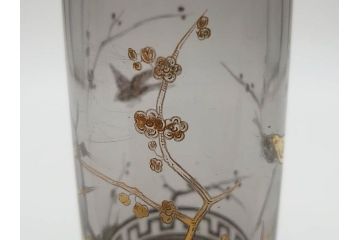 稀少　フランス　1880年〜1900年頃　オールドバカラ　Baccarat　ジャポニズム　花鳥文　金彩　台座付き　細やかな意匠が施されたエレガントな雰囲気溢れる花瓶2個セット(フルレッドクリスタルガラス、筒型、花器、花入れ、箱付き)(R-074575)