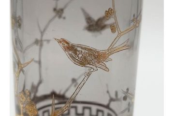 稀少　フランス　1880年〜1900年頃　オールドバカラ　Baccarat　ジャポニズム　花鳥文　金彩　台座付き　細やかな意匠が施されたエレガントな雰囲気溢れる花瓶2個セット(フルレッドクリスタルガラス、筒型、花器、花入れ、箱付き)(R-074575)