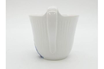 デンマーク　ROYAL COPENHAGEN(ロイヤルコペンハーゲン)　ブルーフルーテッド　メガ　大胆かつ繊細なデザインに魅了されるハイハンドルカップ&ソーサー3客セット(C&S、洋食器)(R-074579)