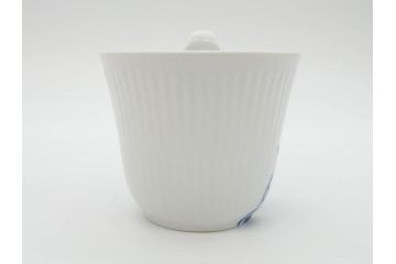デンマーク　ROYAL COPENHAGEN(ロイヤルコペンハーゲン)　ブルーフルーテッド　メガ　大胆かつ繊細なデザインに魅了されるハイハンドルカップ&ソーサー3客セット(C&S、洋食器)(R-074579)