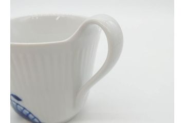 デンマーク　ROYAL COPENHAGEN(ロイヤルコペンハーゲン)　ブルーフルーテッド　メガ　大胆かつ繊細なデザインに魅了されるハイハンドルカップ&ソーサー3客セット(C&S、洋食器)(R-074579)