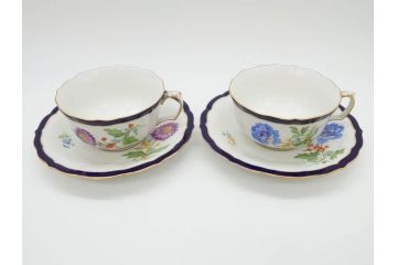 ドイツ　マイセン　Meissen　コバルトブルー　金彩　二つ花　フラワー　洗練された上品なデザインが目を惹くティーカップ&ソーサー2客セット(洋食器、C&S)(R-074580)