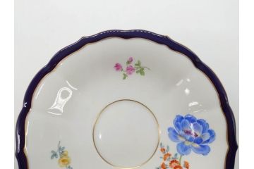 ドイツ　マイセン　Meissen　コバルトブルー　金彩　二つ花　フラワー　洗練された上品なデザインが目を惹くティーカップ&ソーサー2客セット(洋食器、C&S)(R-074580)