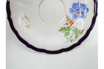 ドイツ　マイセン　Meissen　コバルトブルー　金彩　二つ花　フラワー　洗練された上品なデザインが目を惹くティーカップ&ソーサー2客セット(洋食器、C&S)(R-074580)