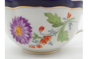 ドイツ　マイセン　Meissen　コバルトブルー　金彩　二つ花　フラワー　洗練された上品なデザインが目を惹くティーカップ&ソーサー2客セット(洋食器、C&S)(R-074580)