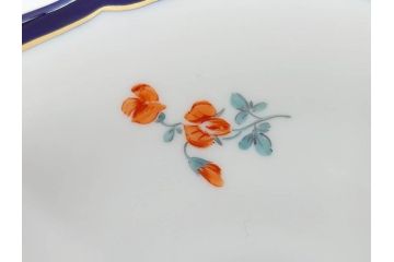 ドイツ　マイセン　Meissen　コバルトブルー　金彩　二つ花　フラワー　洗練された上品なデザインが目を惹くティーカップ&ソーサー2客セット(洋食器、C&S)(R-074580)