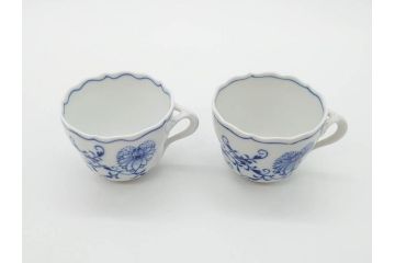 ドイツ　マイセン　Meissen　ブルーオニオン　意匠をこらした凝ったデザインが魅力的なモカカップ2客&オープンワーク透かしプレート2枚セット(皿、洋食器)(R-074581)