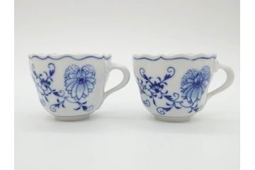 ドイツ　マイセン　Meissen　ブルーオニオン　意匠をこらした凝ったデザインが魅力的なモカカップ2客&オープンワーク透かしプレート2枚セット(皿、洋食器)(R-074581)