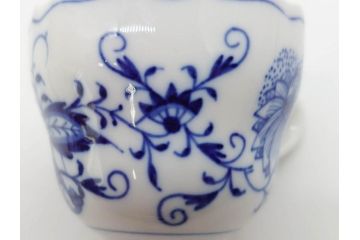 ドイツ　マイセン　Meissen　ブルーオニオン　意匠をこらした凝ったデザインが魅力的なモカカップ2客&オープンワーク透かしプレート2枚セット(皿、洋食器)(R-074581)