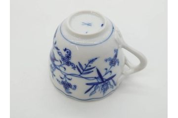ドイツ　マイセン　Meissen　ブルーオニオン　意匠をこらした凝ったデザインが魅力的なモカカップ2客&オープンワーク透かしプレート2枚セット(皿、洋食器)(R-074581)