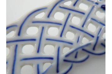 ドイツ　マイセン　Meissen　ブルーオニオン　意匠をこらした凝ったデザインが魅力的なモカカップ2客&オープンワーク透かしプレート2枚セット(皿、洋食器)(R-074581)