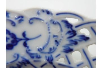 ドイツ　マイセン　Meissen　ブルーオニオン　意匠をこらした凝ったデザインが魅力的なモカカップ2客&オープンワーク透かしプレート2枚セット(皿、洋食器)(R-074581)