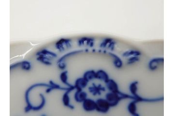 ドイツ　マイセン　Meissen　ブルーオニオン　意匠をこらした凝ったデザインが魅力的なモカカップ2客&オープンワーク透かしプレート2枚セット(皿、洋食器)(R-074581)