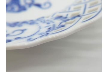 ドイツ　マイセン　Meissen　ブルーオニオン　意匠をこらした凝ったデザインが魅力的なモカカップ2客&オープンワーク透かしプレート2枚セット(皿、洋食器)(R-074581)