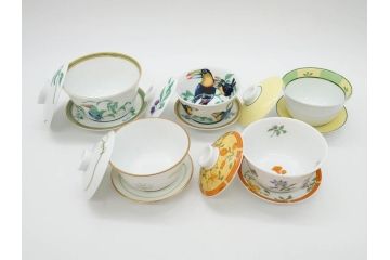 フランス　HERMES(エルメス)　トゥカン/アフリカ/ナイルの庭/シエスタ　それぞれ華やかなデザインが素敵なアジアンティーカップ&ソーサー5客セット(Toucans/AFRiCA/nile/Siesta、湯呑み、湯のみ、蓋付き、C&S、洋食器)(R-074582)