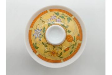 フランス　HERMES(エルメス)　トゥカン/アフリカ/ナイルの庭/シエスタ　それぞれ華やかなデザインが素敵なアジアンティーカップ&ソーサー5客セット(Toucans/AFRiCA/nile/Siesta、湯呑み、湯のみ、蓋付き、C&S、洋食器)(R-074582)