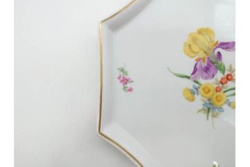 ドイツ　マイセン　Meissen　フラワー　多彩な花たちが華やぎをもたらしてくれるリキュールセット(花、ボトル、トレイ、トレー、カップ6客、酒器、洋食器)(R-074583)