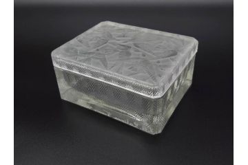 アンティーク　1920年代　レア　ルネ・ラリック(R.LALIQUE)　ツバメ　手彫り　職人による繊細な技法とデザインが美しいシガレットケース(ボックス、たばこ(タバコ)箱、小物入れ、アクセサリートレイ、ガラス、鳥)(R-074584)