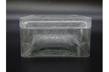 アンティーク　1920年代　レア　ルネ・ラリック(R.LALIQUE)　ツバメ　手彫り　職人による繊細な技法とデザインが美しいシガレットケース(ボックス、たばこ(タバコ)箱、小物入れ、アクセサリートレイ、ガラス、鳥)(R-074584)