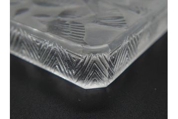 アンティーク　1920年代　レア　ルネ・ラリック(R.LALIQUE)　ツバメ　手彫り　職人による繊細な技法とデザインが美しいシガレットケース(ボックス、たばこ(タバコ)箱、小物入れ、アクセサリートレイ、ガラス、鳥)(R-074584)