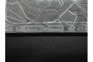 アンティーク　1920年代　レア　ルネ・ラリック(R.LALIQUE)　ツバメ　手彫り　職人による繊細な技法とデザインが美しいシガレットケース(ボックス、たばこ(タバコ)箱、小物入れ、アクセサリートレイ、ガラス、鳥)(R-074584)
