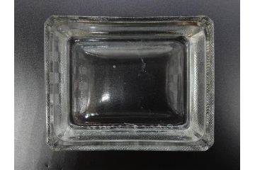 アンティーク　1920年代　レア　ルネ・ラリック(R.LALIQUE)　ツバメ　手彫り　職人による繊細な技法とデザインが美しいシガレットケース(ボックス、たばこ(タバコ)箱、小物入れ、アクセサリートレイ、ガラス、鳥)(R-074584)