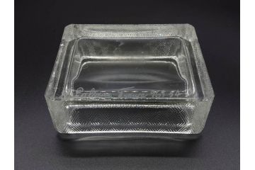 アンティーク　1920年代　レア　ルネ・ラリック(R.LALIQUE)　ツバメ　手彫り　職人による繊細な技法とデザインが美しいシガレットケース(ボックス、たばこ(タバコ)箱、小物入れ、アクセサリートレイ、ガラス、鳥)(R-074584)