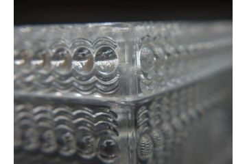 アンティーク　1933〜1951年頃　レア　ルネ・ラリック(R.LALIQUE)　ローレンス(Laurens)　繊細なデザインがエレガントな雰囲気溢れるシガレットケース(ボックス、たばこ(タバコ)箱、小物入れ、アクセサリートレイ、ガラス)(R-074585)