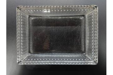 アンティーク　1933〜1951年頃　レア　ルネ・ラリック(R.LALIQUE)　ローレンス(Laurens)　繊細なデザインがエレガントな雰囲気溢れるシガレットケース(ボックス、たばこ(タバコ)箱、小物入れ、アクセサリートレイ、ガラス)(R-074585)