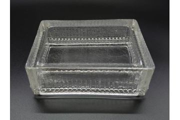 アンティーク　1933〜1951年頃　レア　ルネ・ラリック(R.LALIQUE)　ローレンス(Laurens)　繊細なデザインがエレガントな雰囲気溢れるシガレットケース(ボックス、たばこ(タバコ)箱、小物入れ、アクセサリートレイ、ガラス)(R-074585)
