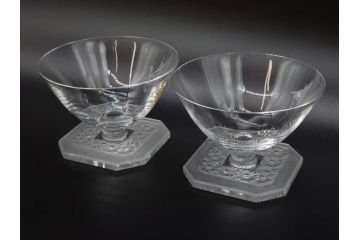 アンティーク　ルネ・ラリック(R.LALIQUE)　洗練されたデザインが優美な印象を与えるシャンパングラス2客セット(ヒナギク、パクレット、デイジー、デザート、コンポート、フルーツ、小鉢、ミニボウル、ガラス)(R-074587)