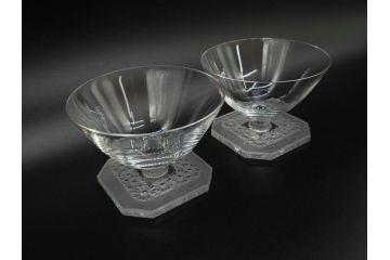 アンティーク　ルネ・ラリック(R.LALIQUE)　洗練されたデザインが優美な印象を与えるシャンパングラス2客セット(ヒナギク、パクレット、デイジー、デザート、コンポート、フルーツ、小鉢、ミニボウル、ガラス)(R-074587)