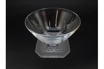 アンティーク　ルネ・ラリック(R.LALIQUE)　洗練されたデザインが優美な印象を与えるシャンパングラス2客セット(ヒナギク、パクレット、デイジー、デザート、コンポート、フルーツ、小鉢、ミニボウル、ガラス)(R-074587)