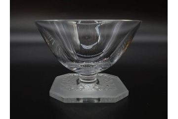 アンティーク　ルネ・ラリック(R.LALIQUE)　洗練されたデザインが優美な印象を与えるシャンパングラス2客セット(ヒナギク、パクレット、デイジー、デザート、コンポート、フルーツ、小鉢、ミニボウル、ガラス)(R-074587)