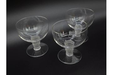 アンティーク　1950年代　ルネ・ラリック(R.LALIQUE)　バンブー(竹)　シンプルながらも洗練されたデザインに魅了されるグラス3客セット(ワイン、ゴブレット、コニャック、ブランデー、カクテル、クープ、シャンパン、シャンペン、ガラス)(R-074588)