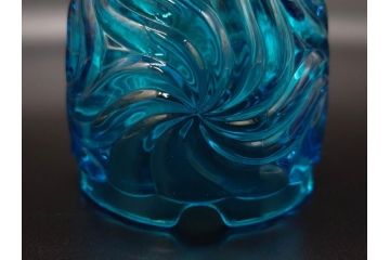 稀少!　フランス　Baccarat　オールドバカラ　ロザース(ROSACES)　ミュルティプル　キャンドルスタンド　燭台　常夜灯　澄んだブルーカラーと華やかな意匠が存在感を放つヴェイユーズ(DEPOSE刻印あり、フルレッドクリスタルガラス)(R-074594)