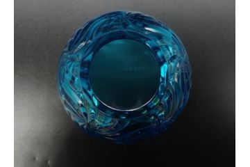 稀少!　フランス　Baccarat　オールドバカラ　ロザース(ROSACES)　ミュルティプル　キャンドルスタンド　燭台　常夜灯　澄んだブルーカラーと華やかな意匠が存在感を放つヴェイユーズ(DEPOSE刻印あり、フルレッドクリスタルガラス)(R-074594)