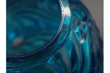 稀少!　フランス　Baccarat　オールドバカラ　ロザース(ROSACES)　ミュルティプル　キャンドルスタンド　燭台　常夜灯　澄んだブルーカラーと華やかな意匠が存在感を放つヴェイユーズ(DEPOSE刻印あり、フルレッドクリスタルガラス)(R-074594)