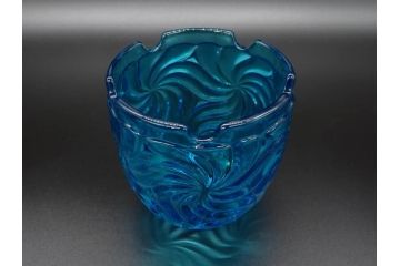 稀少!　フランス　Baccarat　オールドバカラ　ロザース(ROSACES)　ミュルティプル　キャンドルスタンド　燭台　常夜灯　澄んだブルーカラーと華やかな意匠が存在感を放つヴェイユーズ(DEPOSE刻印あり、フルレッドクリスタルガラス)(R-074594)