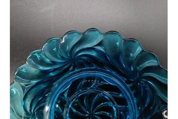 稀少!　フランス　Baccarat　オールドバカラ　ロザース(ROSACES)　ミュルティプル　キャンドルスタンド　燭台　常夜灯　澄んだブルーカラーと華やかな意匠が存在感を放つヴェイユーズ(DEPOSE刻印あり、フルレッドクリスタルガラス)(R-074594)