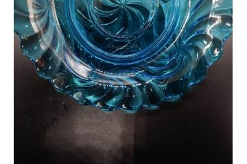 稀少!　フランス　Baccarat　オールドバカラ　ロザース(ROSACES)　ミュルティプル　キャンドルスタンド　燭台　常夜灯　澄んだブルーカラーと華やかな意匠が存在感を放つヴェイユーズ(DEPOSE刻印あり、フルレッドクリスタルガラス)(R-074594)