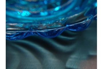 稀少!　フランス　Baccarat　オールドバカラ　ロザース(ROSACES)　ミュルティプル　キャンドルスタンド　燭台　常夜灯　澄んだブルーカラーと華やかな意匠が存在感を放つヴェイユーズ(DEPOSE刻印あり、フルレッドクリスタルガラス)(R-074594)