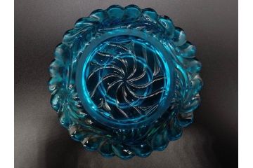 稀少!　フランス　Baccarat　オールドバカラ　ロザース(ROSACES)　ミュルティプル　キャンドルスタンド　燭台　常夜灯　澄んだブルーカラーと華やかな意匠が存在感を放つヴェイユーズ(DEPOSE刻印あり、フルレッドクリスタルガラス)(R-074594)