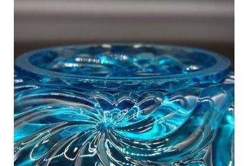 稀少!　フランス　Baccarat　オールドバカラ　ロザース(ROSACES)　ミュルティプル　キャンドルスタンド　燭台　常夜灯　澄んだブルーカラーと華やかな意匠が存在感を放つヴェイユーズ(DEPOSE刻印あり、フルレッドクリスタルガラス)(R-074594)