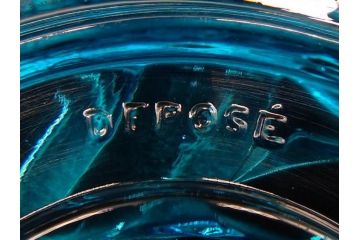 稀少!　フランス　Baccarat　オールドバカラ　ロザース(ROSACES)　ミュルティプル　キャンドルスタンド　燭台　常夜灯　澄んだブルーカラーと華やかな意匠が存在感を放つヴェイユーズ(DEPOSE刻印あり、フルレッドクリスタルガラス)(R-074594)