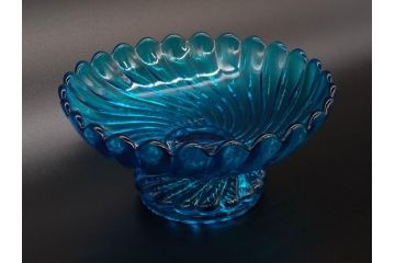 稀少!　フランス　Baccarat　オールドバカラ　バンブー　美しいブルーカラーと繊細なデザインが目を惹くコンポート(フルーツスタンド、脚付きボウル、フリル、DEPOSE刻印あり、フルレッドクリスタルガラス)(R-074595)