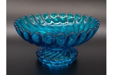 稀少!　フランス　Baccarat　オールドバカラ　バンブー　美しいブルーカラーと繊細なデザインが目を惹くコンポート(フルーツスタンド、脚付きボウル、フリル、DEPOSE刻印あり、フルレッドクリスタルガラス)(R-074595)